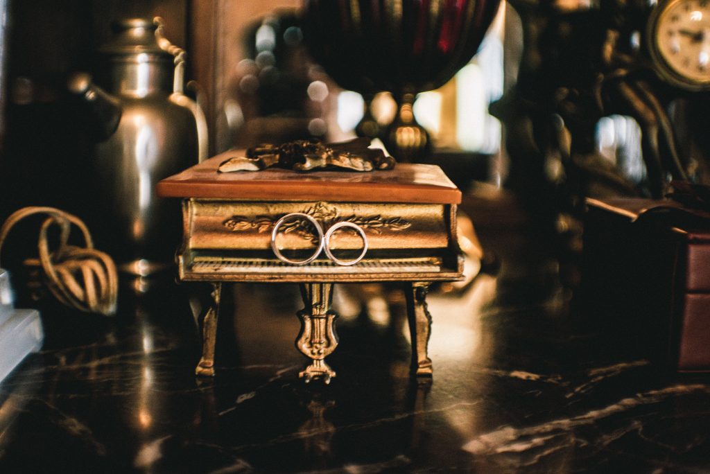 Vintage Wedding in Downtown Los Angeles. Lovely Wedding Bands