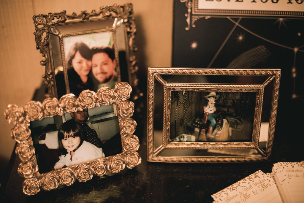 Vintage Wedding with Gold Frames to decorate the welcome table