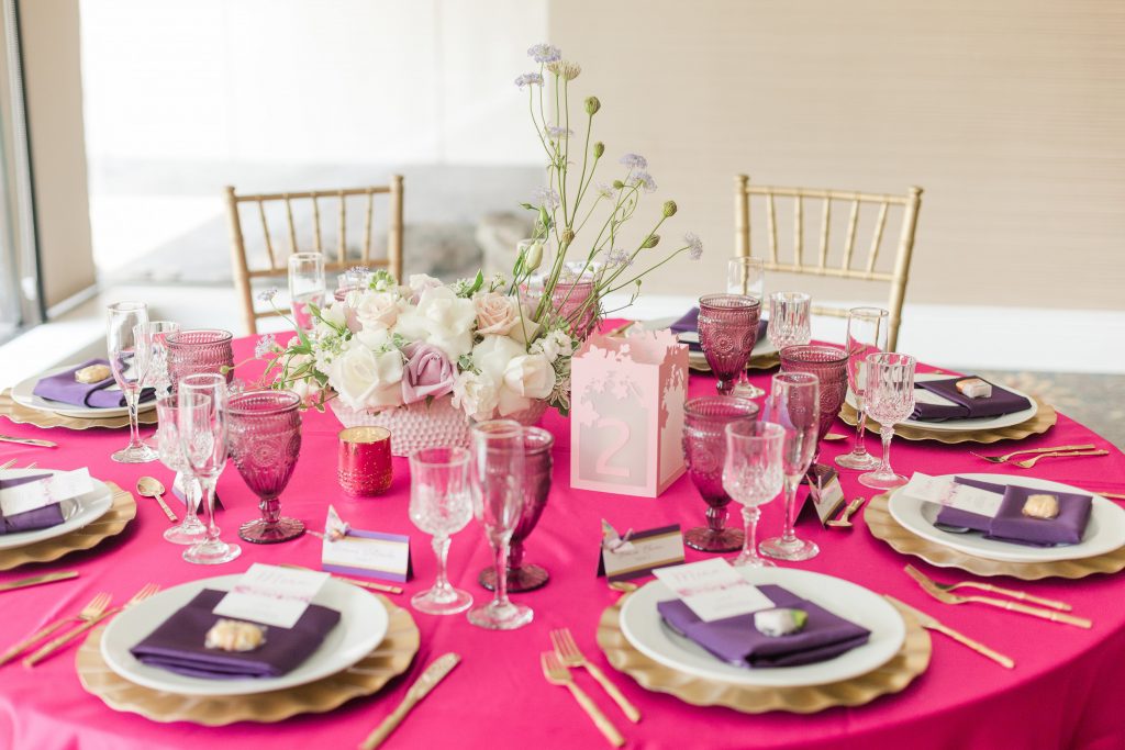 fuchsia wedding table decor