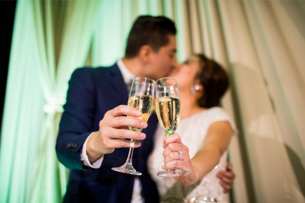 Kelvin & Grace Castaway Burbank Wedding Kiss Cheers