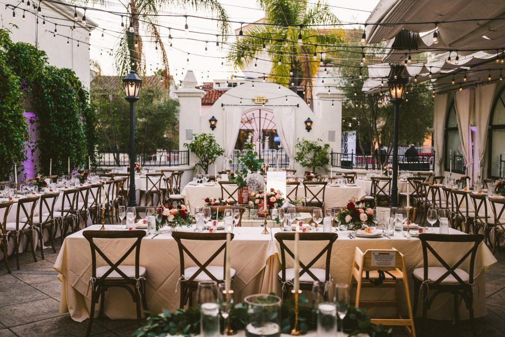 Villa and Vine has a perfect al-fresco dining area for a romantic outdoor reception. 